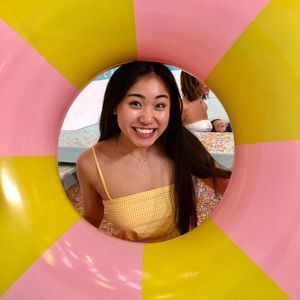 Meet your Posher, Chloe